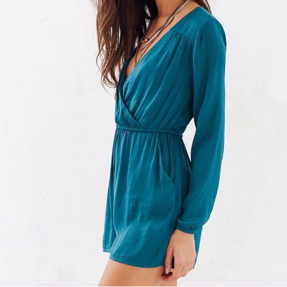 ALICE + UO | Teal Demy Long-sleeve Satin Teal Long Sleeve 
Romper Size M